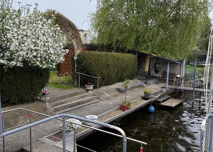 Konukevi Am Tiefen Potsdam