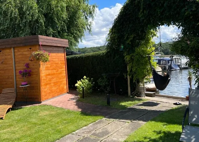 Am Tiefen Casa de hóspedes Potsdam